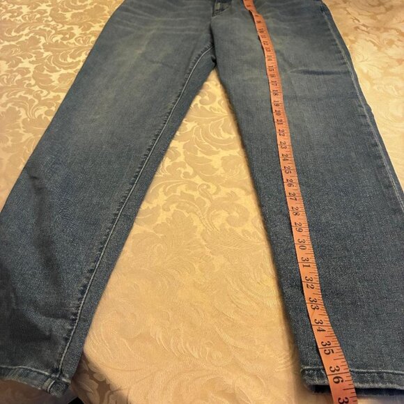 Ann Taylor Factory: The Mid Rise Straight Jeans Curvy Fit - Classic Wash - SZ 8 - Picture 6 of 8